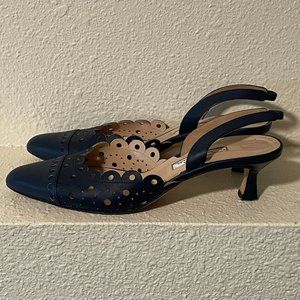 Oscar de la Renta Navy Geometric Cutout Kitten Heels – Size 6.5